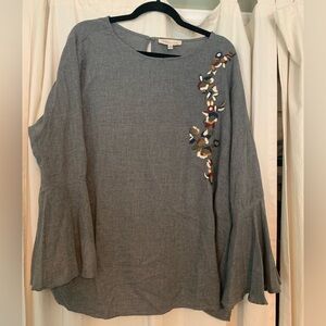 Floral Embroidered Gray Blouse with Flared Sleeves